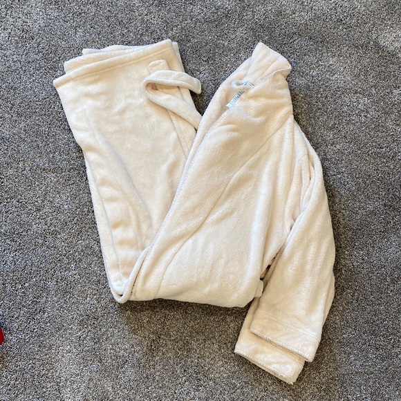 Bathrobe - Picture 3 of 6